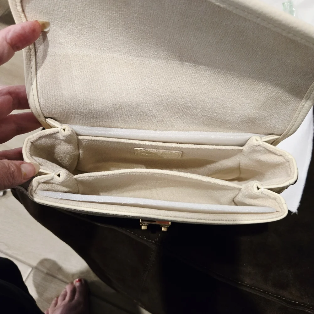 Mélodie Cécile "Le Petit Paris 15" in A Buttercream Color - Picture 12 of 17